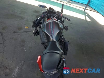 Zdjęcie 6 z 9 samochodu: 2022 KAWASAKI EX650 M VIN:ML5EXEM10NDA49438 - miniatura