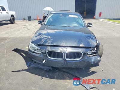 Piąte zdjęcie samochodu w środku: 2018 BMW 320 I VIN:WBA8E1G52JNU90308 - miniatura