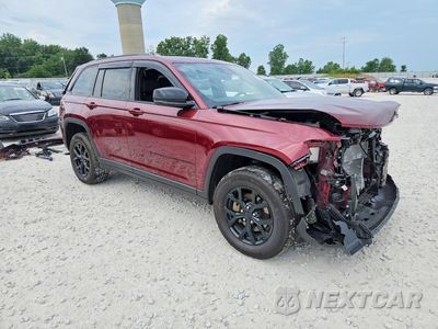 Czwarte zdjęcie samochodu z boku: 2025 JEEP GRAND CHEROKEE LAREDO VIN:1C4RJHAG4S8781186 - miniatura