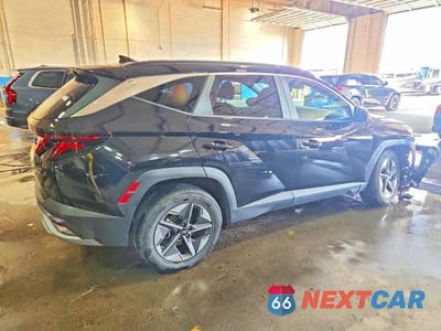 Trzecie zdjęcie samochodu z tyłu: 2026 HYUNDAI TUCSON SEL VIN:5NMJBCDE2TH661104 - miniatura