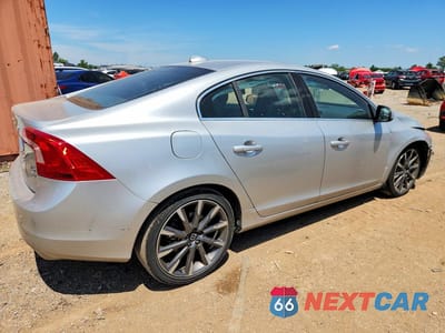 Trzecie zdjęcie samochodu z tyłu: 2015 VOLVO S60 PLATINUM VIN:YV1612TM6F1361022 - miniatura