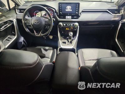 Zdjęcie 8 z 13 samochodu: 2020 TOYOTA RAV4 XLE PREMIUM VIN:JTMA1RFV1LD061864 - miniatura