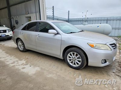 Czwarte zdjęcie samochodu z boku: 2011 TOYOTA CAMRY XLE VIN:4T4BF3EK3BR135084 - miniatura