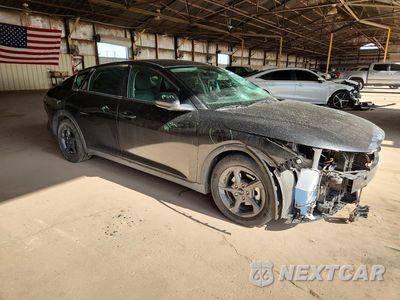 Czwarte zdjęcie samochodu z boku: 2025 KIA K4 LXS VIN:3KPFT4DE1SE161451 - miniatura