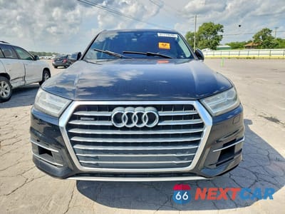 Piąte zdjęcie samochodu w środku: 2018 AUDI Q7 PREMIUM PLUS VIN:WA1LAAF71JD037308 - miniatura