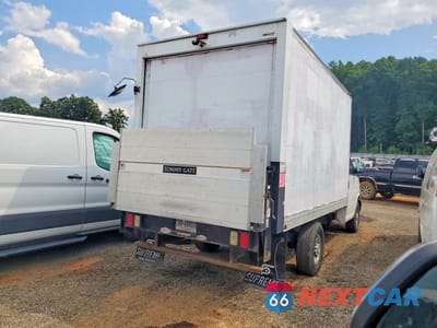 Trzecie zdjęcie samochodu z tyłu: 2021 CHEVROLET EXPRESS BOX TRUCK VIN:1GB0GRFP4M1164425 - miniatura