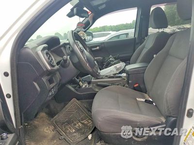 Zdjęcie 7 z 12 samochodu: 2019 TOYOTA TACOMA TRD SPORT VIN:3TMCZ5AN1KM275094 - miniatura