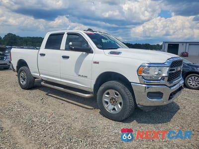 Czwarte zdjęcie samochodu z boku: 2019 RAM 2500 TRADESMAN VIN:3C6UR5CJ3KG676778 - miniatura