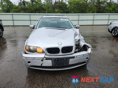 Piąte zdjęcie samochodu w środku: 2002 BMW 325 I VIN:WBAEV33462KL67156 - miniatura