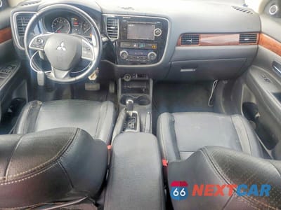 Zdjęcie 8 z 13 samochodu: 2014 MITSUBISHI OUTLANDER GT VIN:JA4JZ4AXXEZ001800 - miniatura