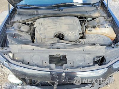 Zdjęcie 11 z 12 samochodu: 2019 CHRYSLER 300 S VIN:2C3CCABG8KH559674 - miniatura
