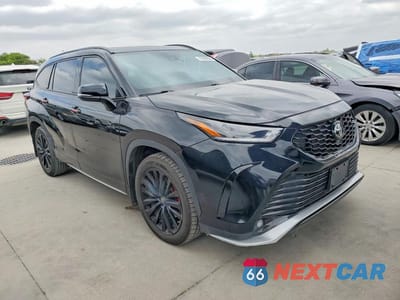 Czwarte zdjęcie samochodu z boku: 2024 TOYOTA HIGHLANDER XSE VIN:5TDKDRAHXRS541914 - miniatura