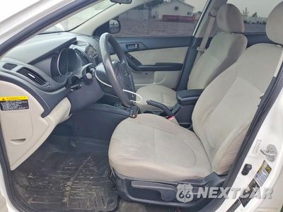 Zdjęcie 7 z 13 samochodu: 2012 KIA FORTE EX VIN:KNAFU4A27C5571494 - miniatura
