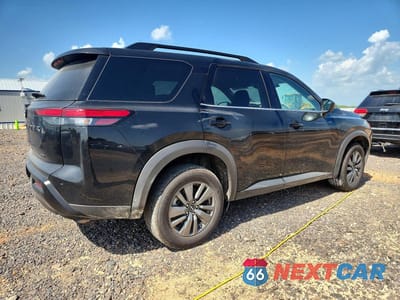 Trzecie zdjęcie samochodu z tyłu: 2026 NISSAN PATHFINDER SV VIN:5N1DR3BE6TC213129 - miniatura