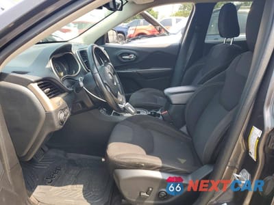 Zdjęcie 7 z 13 samochodu: 2016 JEEP CHEROKEE LATITUDE VIN:1C4PJLCS1GW233550 - miniatura
