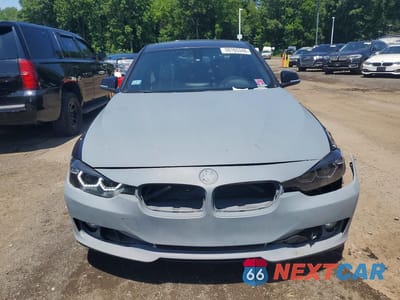 Piąte zdjęcie samochodu w środku: 2013 BMW 328 XI VIN:WBA3B3C54DF534036 - miniatura