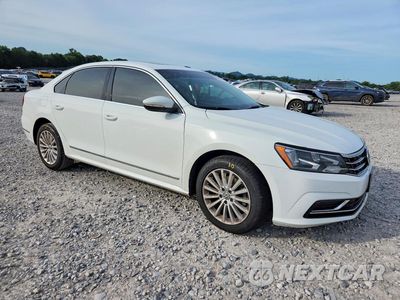 Czwarte zdjęcie samochodu z boku: 2017 VOLKSWAGEN PASSAT SE VIN:1VWBT7A37HC003454 - miniatura