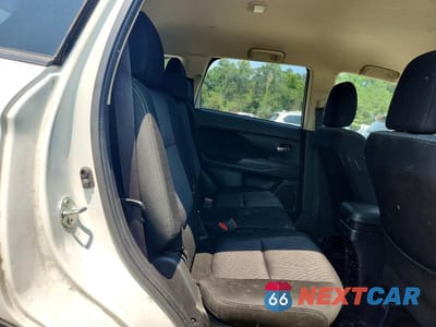 Zdjęcie 11 z 13 samochodu: 2015 MITSUBISHI OUTLANDER ES VIN:JA4AD2A37FZ004168 - miniatura