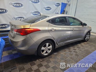 Trzecie zdjęcie samochodu z tyłu: 2013 HYUNDAI ELANTRA GLS VIN:5NPDH4AEXDH209007 - miniatura