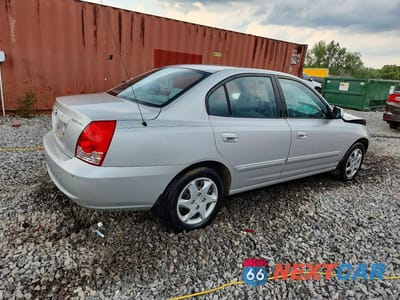 Trzecie zdjęcie samochodu z tyłu: 2005 HYUNDAI ELANTRA GLS VIN:KMHDN46D15U081526 - miniatura
