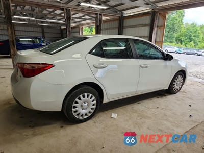 Trzecie zdjęcie samochodu z tyłu: 2019 TOYOTA COROLLA LE VIN:5YFBURHE5KP939820 - miniatura