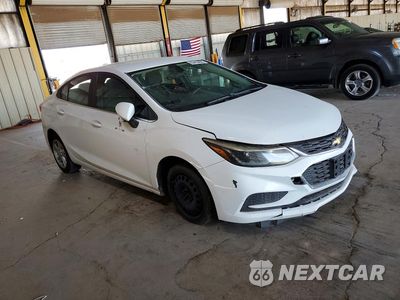 Czwarte zdjęcie samochodu z boku: 2017 CHEVROLET CRUZE LT VIN:1G1BE5SM0H7266847 - miniatura