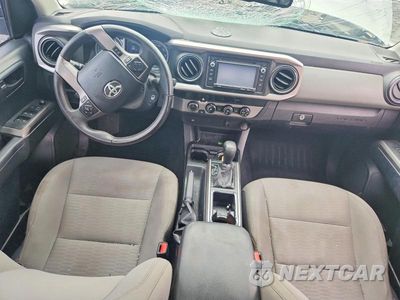 Zdjęcie 8 z 13 samochodu: 2017 TOYOTA TACOMA SR5 V6 VIN:3TMCZ5AN7HM061185 - miniatura