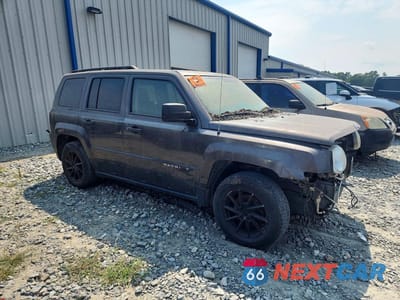 Czwarte zdjęcie samochodu z boku: 2017 JEEP PATRIOT SPORT VIN:1C4NJPBAXHD161722 - miniatura