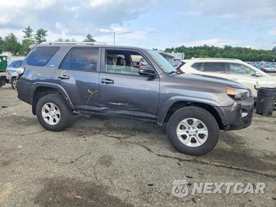 Czwarte zdjęcie samochodu z boku: 2017 TOYOTA 4RUNNER SR5 VIN:JTEBU5JR0H5462043 - miniatura