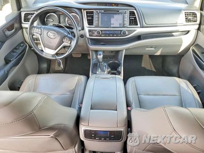 Zdjęcie 8 z 14 samochodu: 2014 TOYOTA HIGHLANDER XLE VIN:5TDJKRFH9ES038721 - miniatura