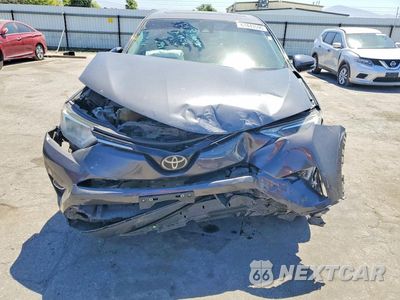 Piąte zdjęcie samochodu w środku: 2018 TOYOTA RAV4 XLE VIN:2T3WFREV2JW473624 - miniatura