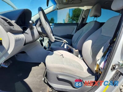 Zdjęcie 7 z 12 samochodu: 2016 HYUNDAI ACCENT SE VIN:KMHCT4AE2GU981212 - miniatura