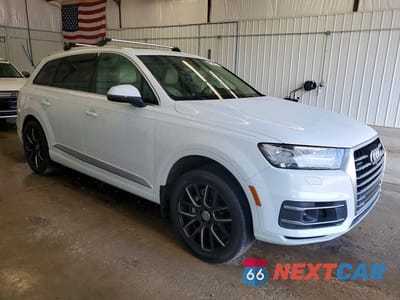 Czwarte zdjęcie samochodu z boku: 2017 AUDI Q7 PRESTIGE VIN:WA1VAAF72HD013845 - miniatura