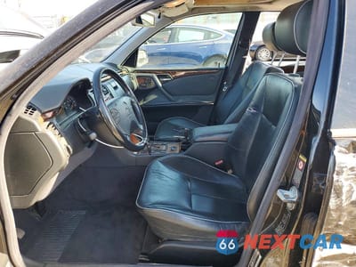 Zdjęcie 7 z 12 samochodu: 2000 MERCEDES-BENZ E 320 VIN:WDBJF65J2YB116127 - miniatura