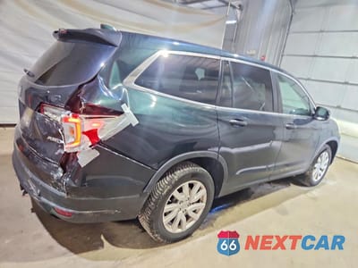 Trzecie zdjęcie samochodu z tyłu: 2019 HONDA PILOT LX VIN:5FNYF6H10KB056445 - miniatura