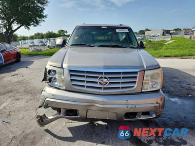 Piąte zdjęcie samochodu w środku: 2003 CADILLAC ESCALADE LUXURY VIN:1GYEK63N53R281362 - miniatura