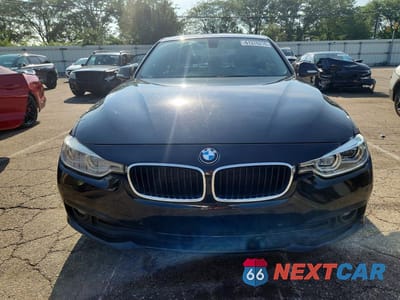 Piąte zdjęcie samochodu w środku: 2018 BMW 320 XI VIN:WBA8E5G5XJNU47102 - miniatura