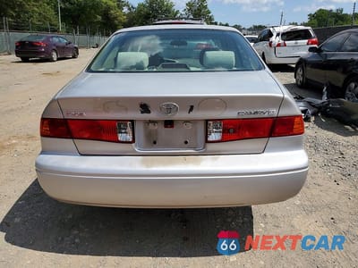 Zdjęcie 6 z 12 samochodu: 2000 TOYOTA CAMRY CE VIN:4T1BG22K0YU939163 - miniatura