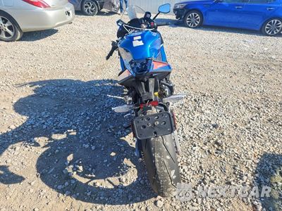 Czwarte zdjęcie samochodu z boku: 2027 APRILIA RSV4 1100 VIN:ZD4XPUA00VS000449 - miniatura