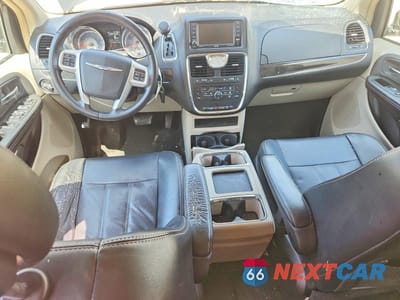 Zdjęcie 8 z 13 samochodu: 2014 CHRYSLER TOWN & COUNTRY TOURING VIN:2C4RC1BG9ER363828 - miniatura