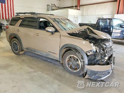 Czwarte zdjęcie samochodu z boku: 2023 NISSAN PATHFINDER SV VIN:5N1DR3BD6PC237525 - miniatura