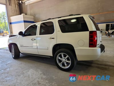 Drugie zdjęcie samochodu z przodu: 2010 CHEVROLET TAHOE K1500 LTZ VIN:1GNUKCE06AR105684 - miniatura