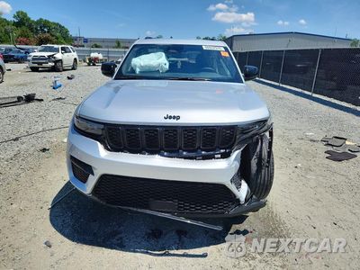 Piąte zdjęcie samochodu w środku: 2024 JEEP GRAND CHEROKEE LAREDO VIN:1C4RJHAG1RC108587 - miniatura