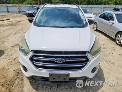 Piąte zdjęcie samochodu w środku: 2017 FORD ESCAPE SE VIN:1FMCU9G99HUC17640 - miniatura