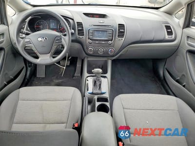 Zdjęcie 8 z 12 samochodu: 2018 KIA FORTE LX VIN:3KPFK4A76JE277042 - miniatura