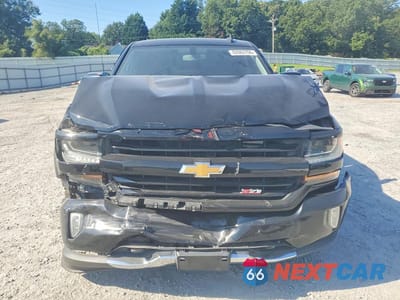 Piąte zdjęcie samochodu w środku: 2017 CHEVROLET SILVERADO K1500 LT VIN:3GCUKREC1HG455238 - miniatura