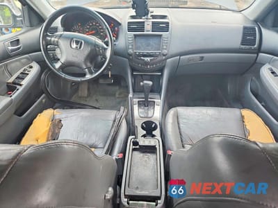 Zdjęcie 8 z 12 samochodu: 2005 HONDA ACCORD VIN:1HGCM66825A001039 - miniatura