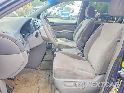 Zdjęcie 7 z 12 samochodu: 2010 TOYOTA SIENNA VIN:5TDKK4CC9AS305950 - miniatura