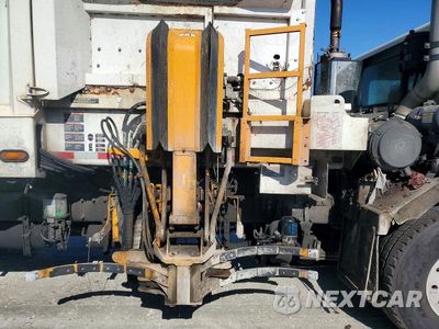 Zdjęcie 6 z 10 samochodu: 2019 PETERBILT 520 W/LABRIE AUTOMATED SIDE LOADER BODY 31 CUBIC YARDS VIN:3BPDLJ0X5KF103009 - miniatura