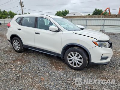 Czwarte zdjęcie samochodu z boku: 2017 NISSAN ROGUE S VIN:JN8AT2MV3HW001055 - miniatura